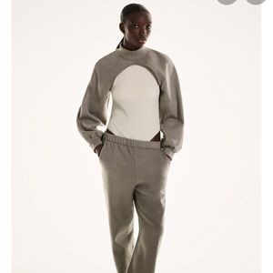 Arm warmer sweatshirt